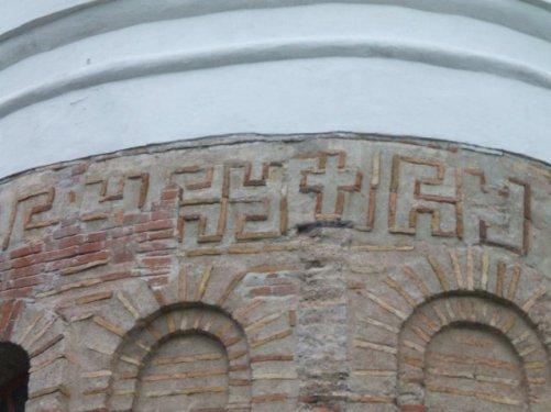 Ведические символы на древних строениях и предметах